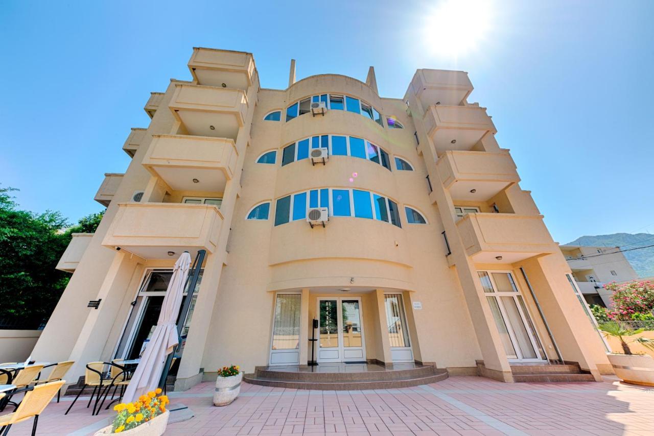 Hotel Dana ชานจ์ ภายนอก รูปภาพ