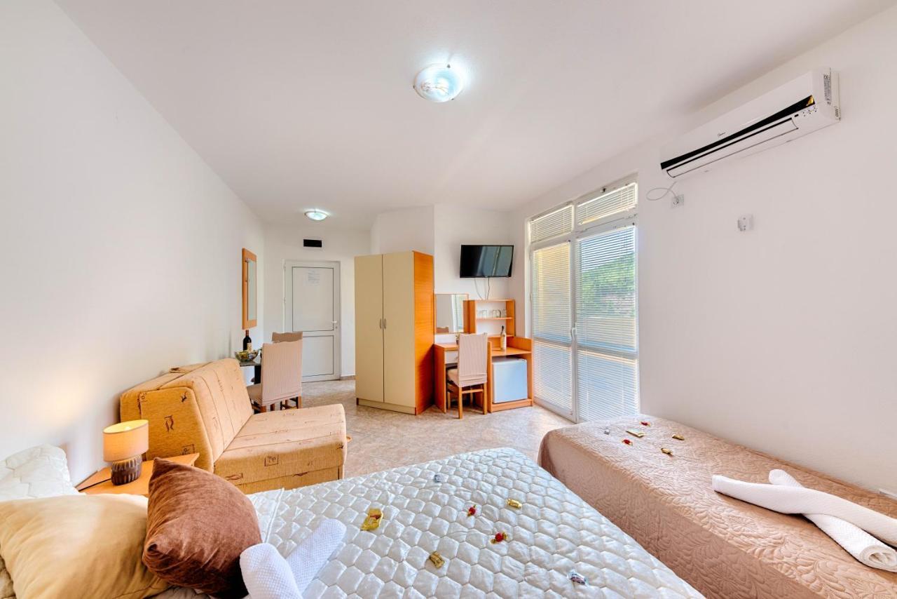 Hotel Dana ชานจ์ ภายนอก รูปภาพ