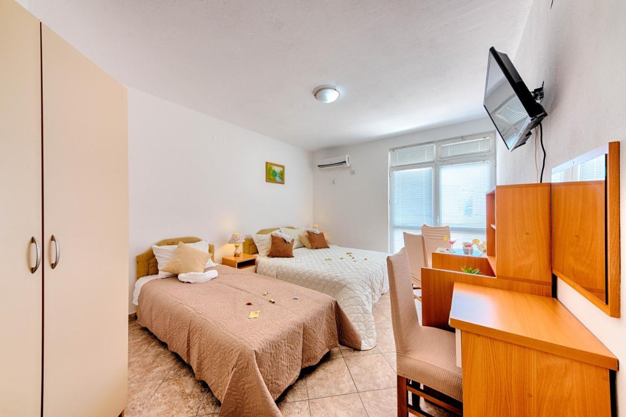 Hotel Dana ชานจ์ ภายนอก รูปภาพ