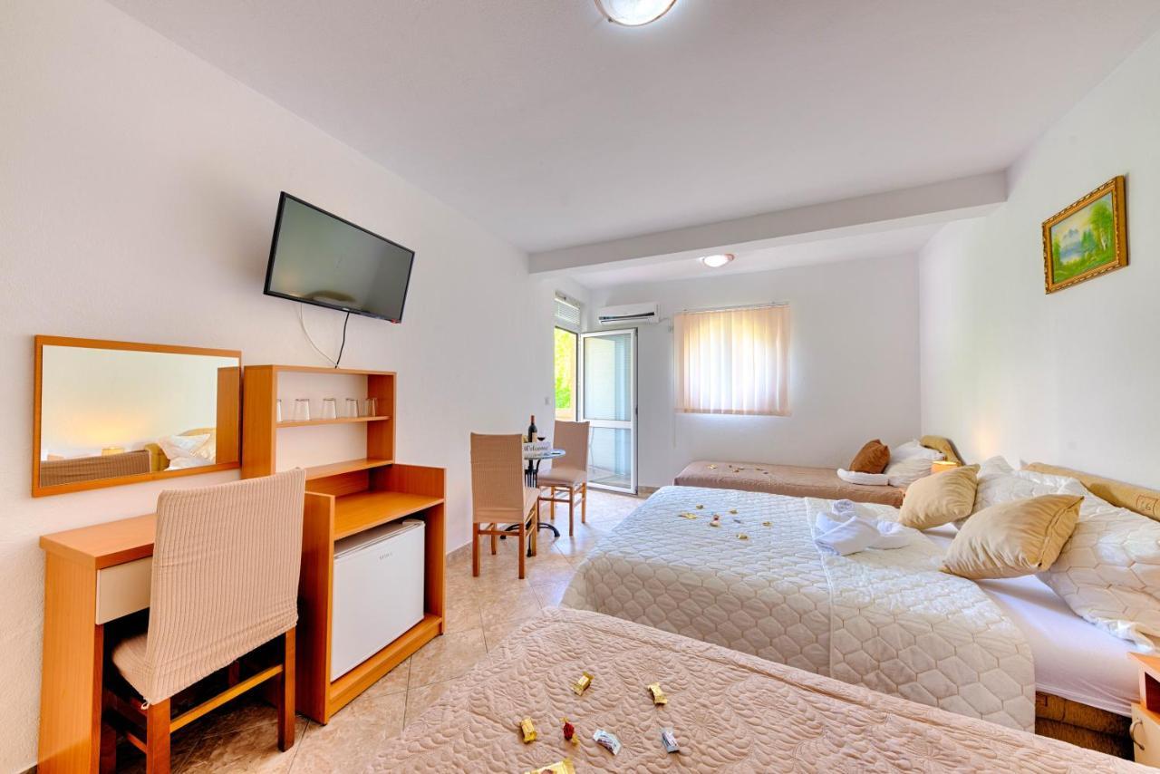 Hotel Dana ชานจ์ ภายนอก รูปภาพ