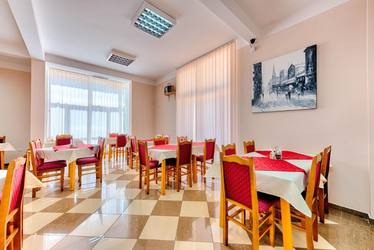 Hotel Dana ชานจ์ ภายนอก รูปภาพ