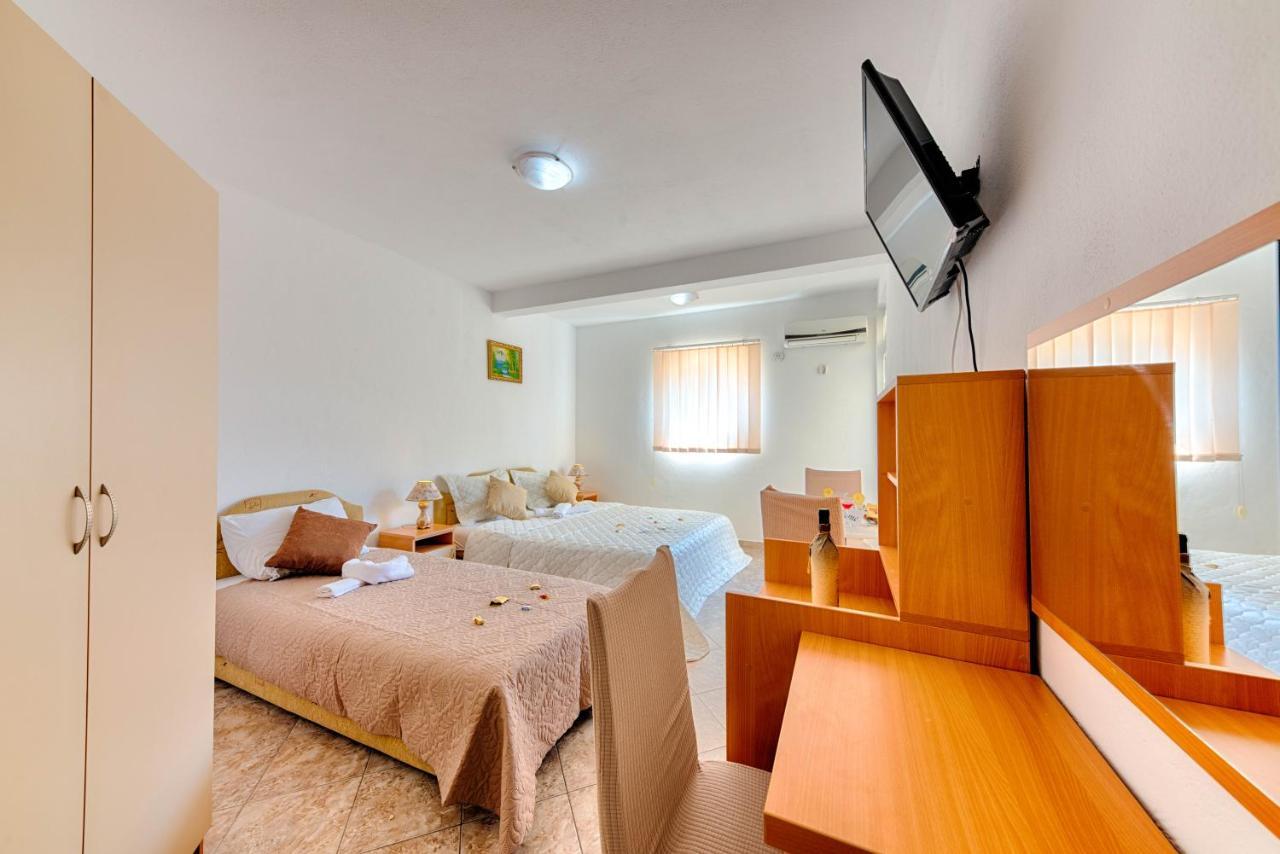 Hotel Dana ชานจ์ ภายนอก รูปภาพ